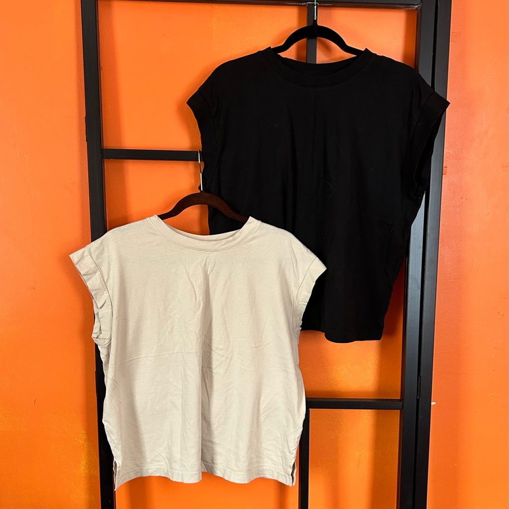 💚💚5/$25💚💚 💚 A New Day Cap Sleeve T-shirt Pair